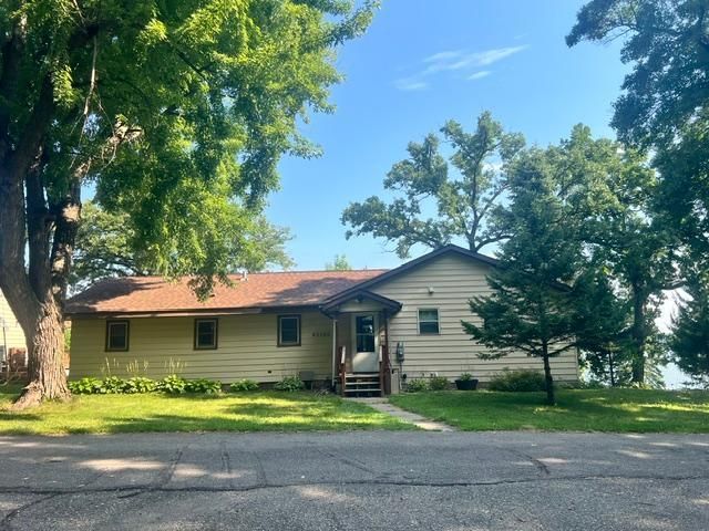 65560 210th Street , Litchfield, MN 55355