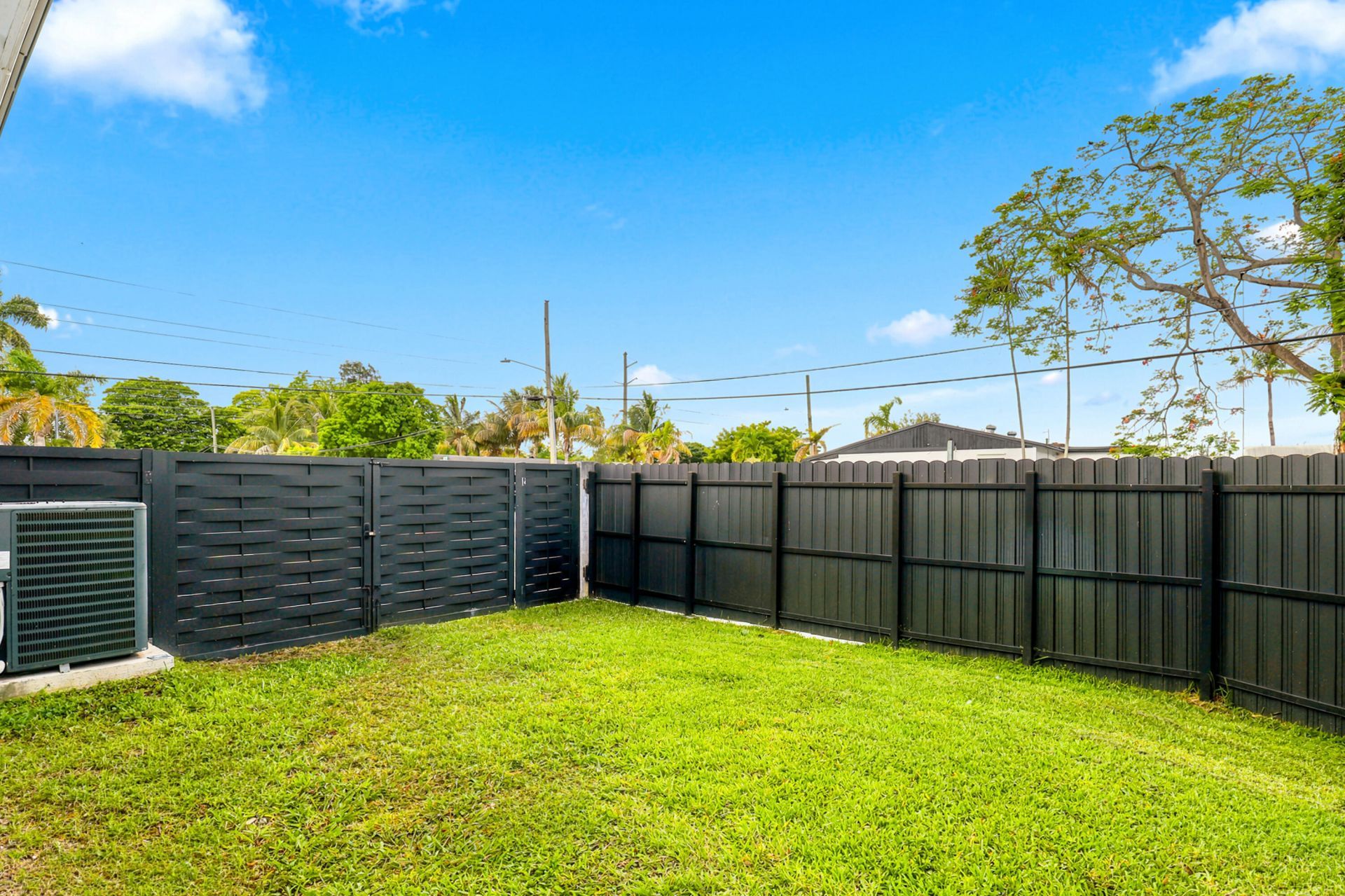 2331 SW 50th Terrace, Fort Lauderdale, FL 33317 Photo