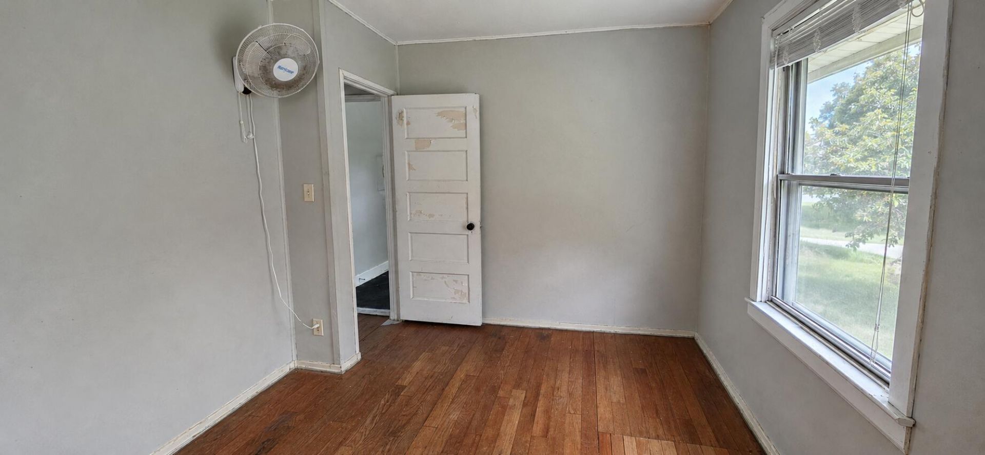 306 E Hampton Street Photo 10