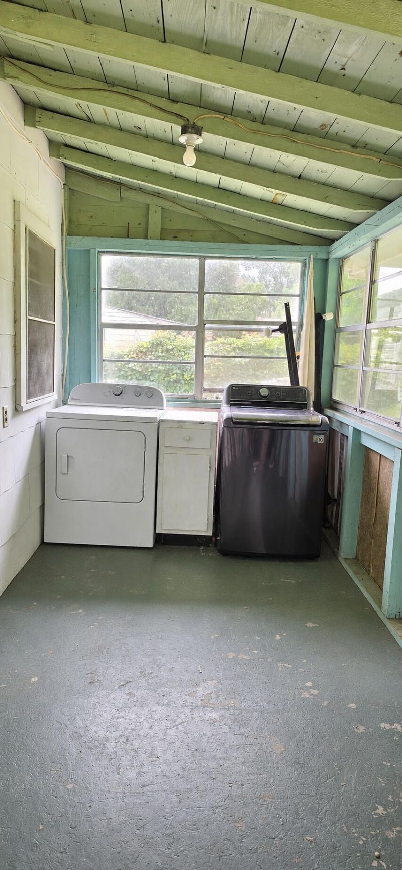 306 E Hampton Street Photo 17