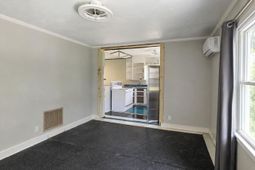 306 E Hampton Street photo 4