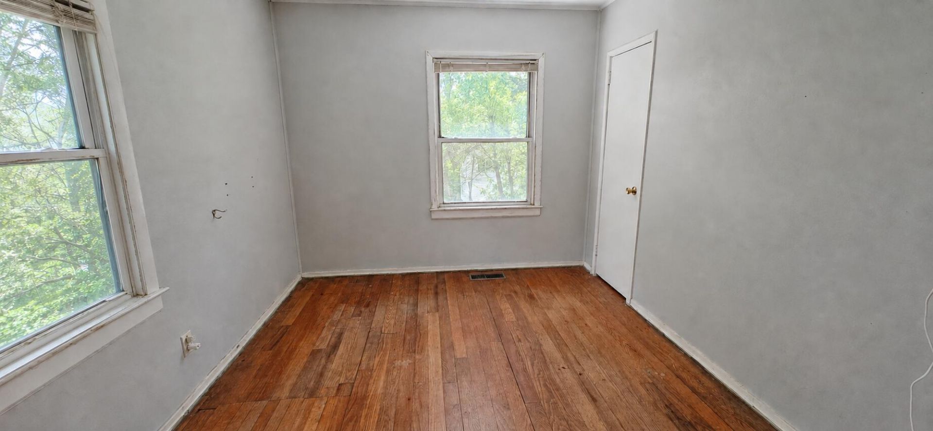 306 E Hampton Street Photo 8