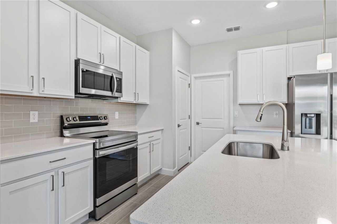17 El Dorado Boulevard N, Cape Coral, FL 33993 Photo