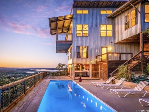 2281 Village Oak, Canyon Lake, TX 78133