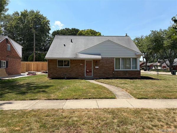747 Jamaica , Troy, MI 48083