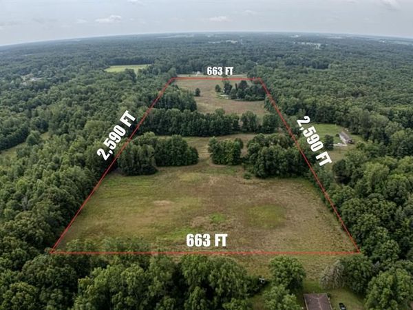 702 Oakville Waltz Rd , Belleville, MI 48111