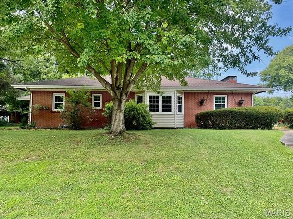 407 Killarney Drive , Greenville, IL 62246