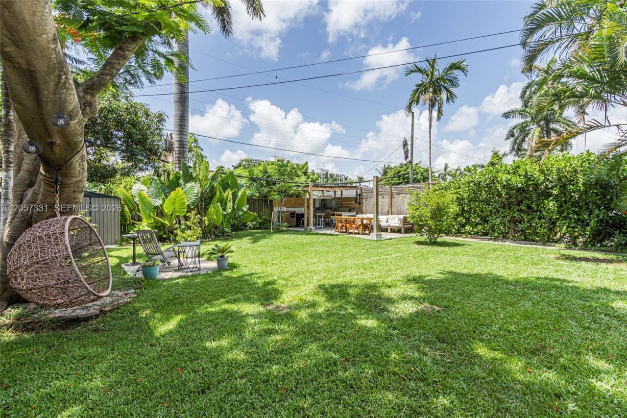 1566 NE 110th St , Miami, FL 33161 Photo