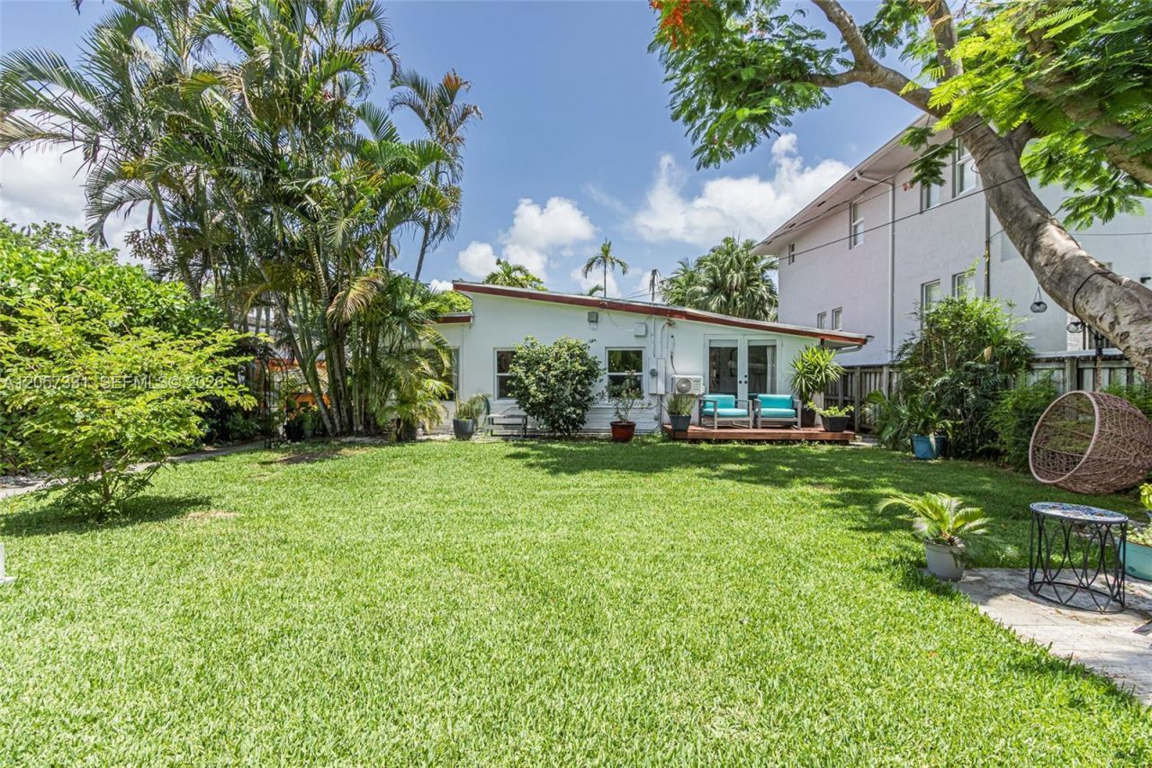 1566 NE 110th St , Miami, FL 33161 Photo