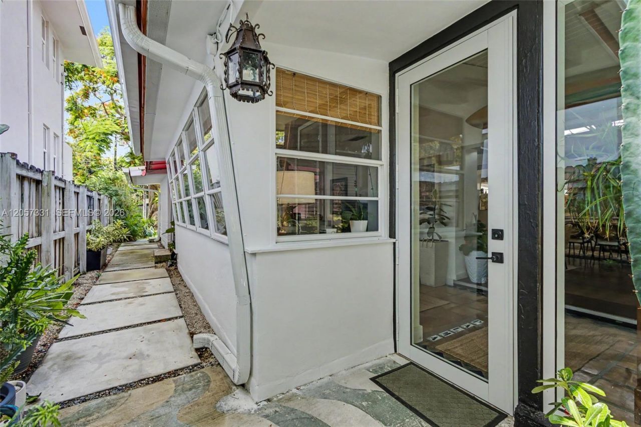 1566 NE 110th St , Miami, FL 33161 Photo