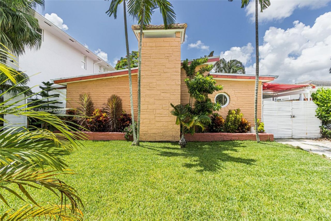 1566 NE 110th St , Miami, FL 33161 Photo