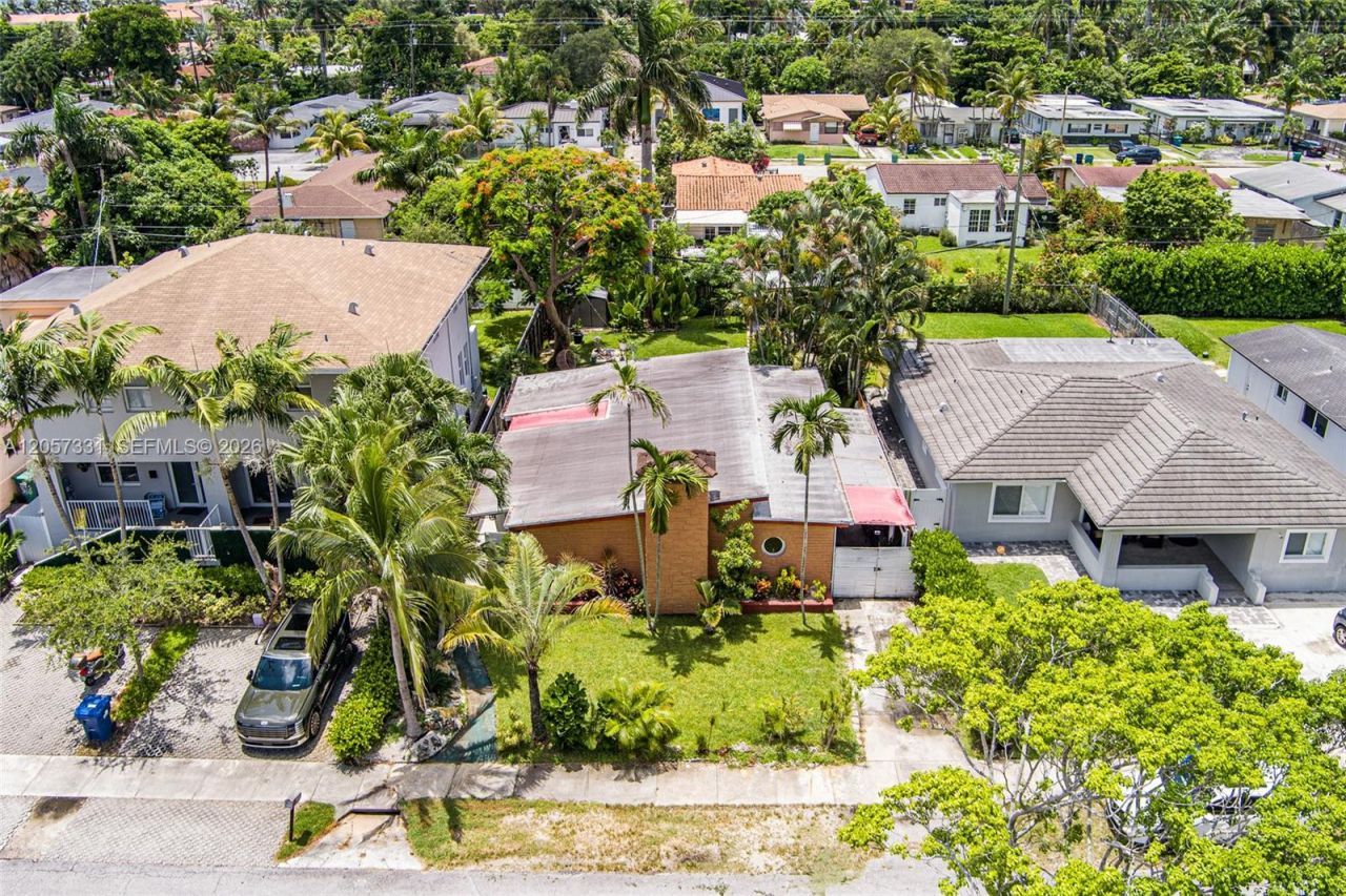 1566 NE 110th St , Miami, FL 33161 Photo