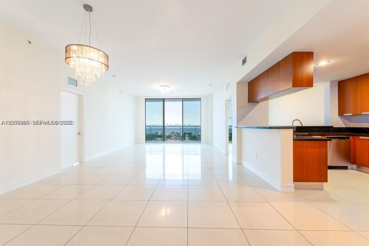 7901 Hispanola Ave , Unit 1012, North Bay Village, FL 33141 Photo