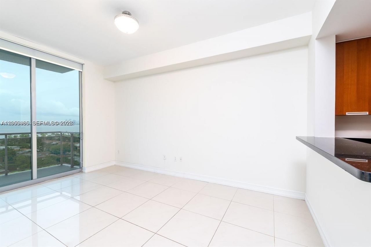 7901 Hispanola Ave , Unit 1012, North Bay Village, FL 33141 Photo