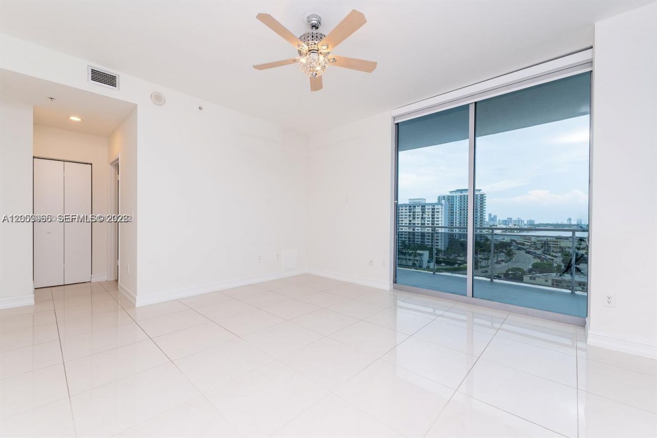 7901 Hispanola Ave , Unit 1012, North Bay Village, FL 33141 Photo