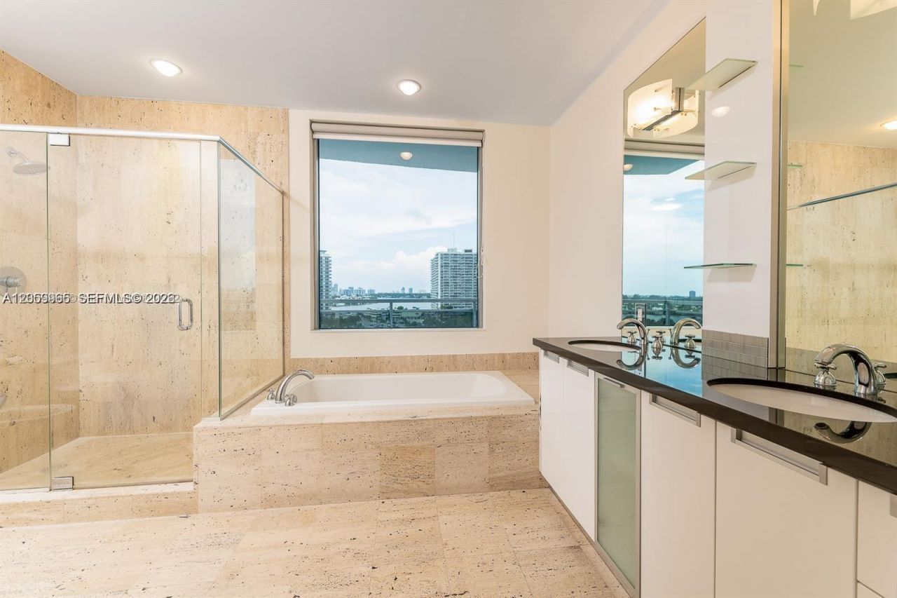 7901 Hispanola Ave , Unit 1012, North Bay Village, FL 33141 Photo
