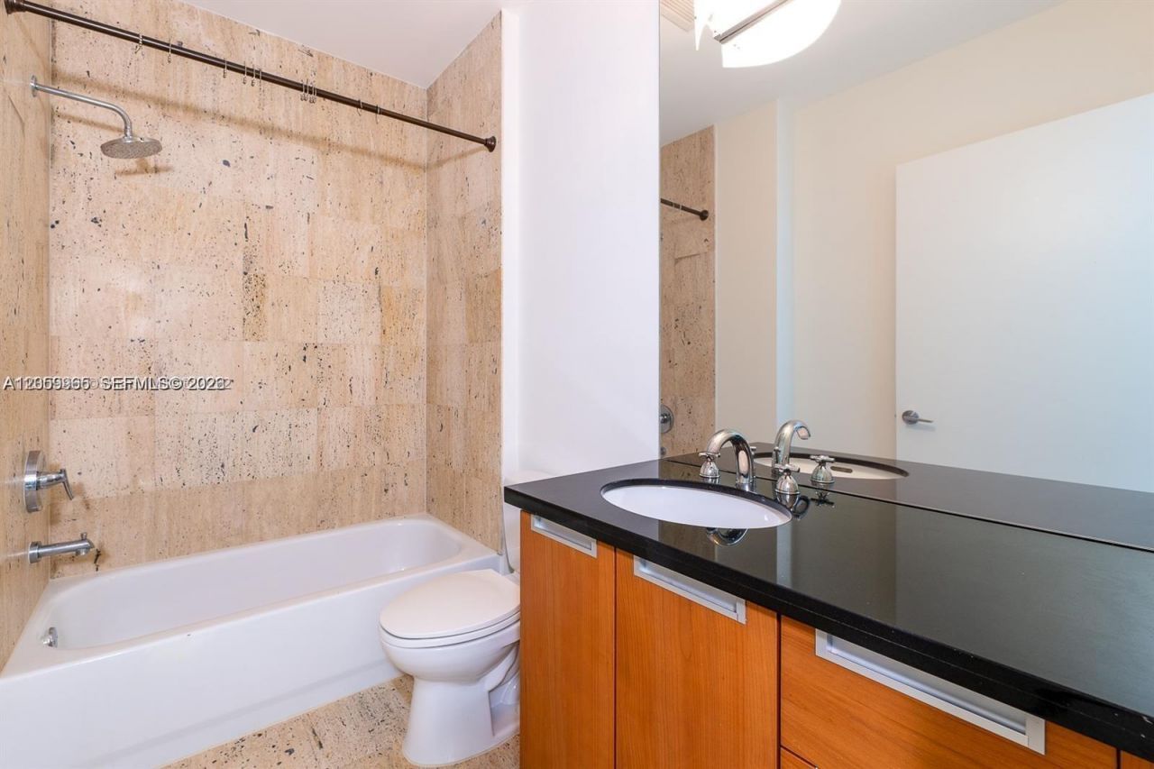 7901 Hispanola Ave , Unit 1012, North Bay Village, FL 33141 Photo