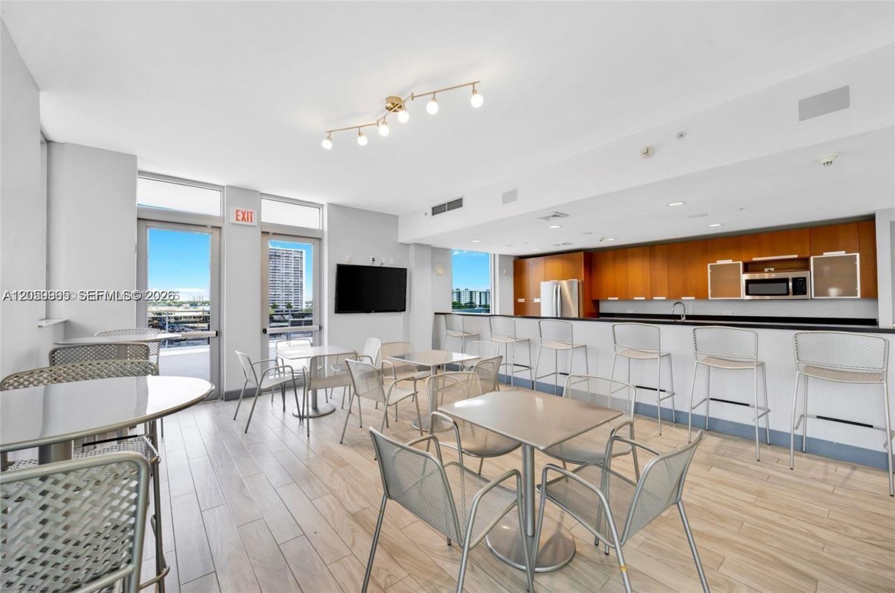 7901 Hispanola Ave , Unit 1012, North Bay Village, FL 33141 Photo