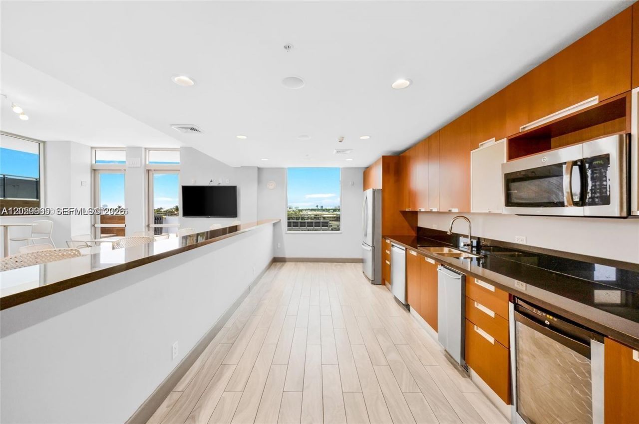 7901 Hispanola Ave , Unit 1012, North Bay Village, FL 33141 Photo