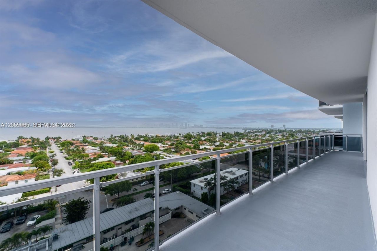 7901 Hispanola Ave , Unit 1012, North Bay Village, FL 33141 Photo