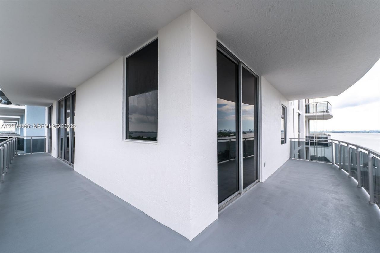 7901 Hispanola Ave , Unit 1012, North Bay Village, FL 33141 Photo