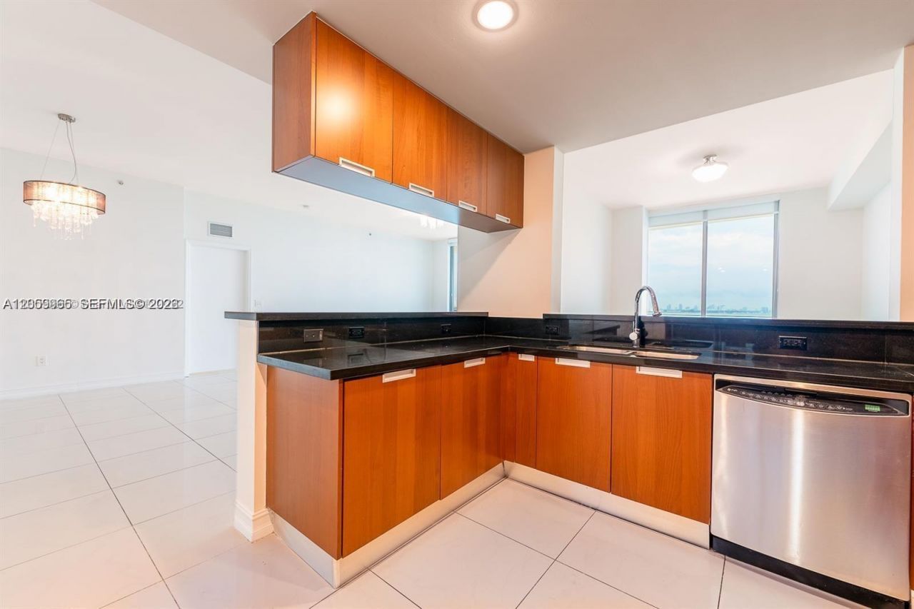 7901 Hispanola Ave , Unit 1012, North Bay Village, FL 33141 Photo