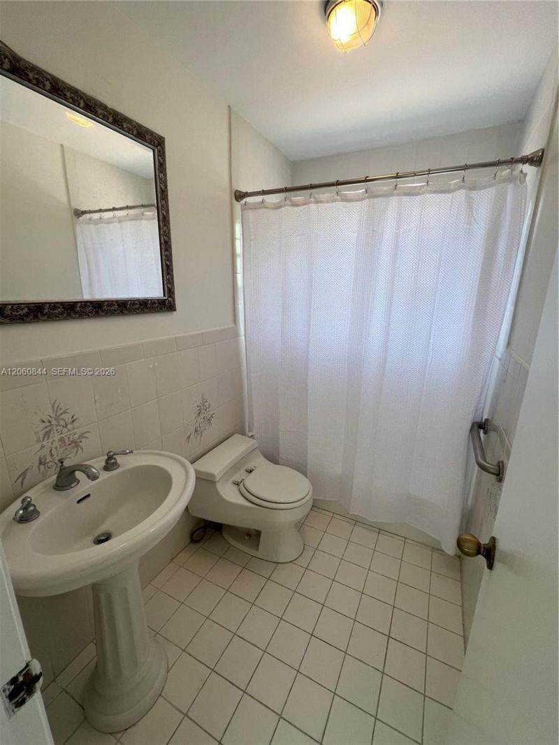 421 NW 57th Ct, Miami, FL 33126 Photo
