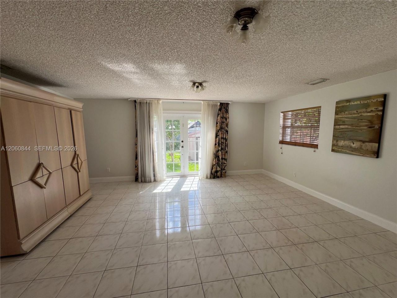 421 NW 57th Ct, Miami, FL 33126 Photo