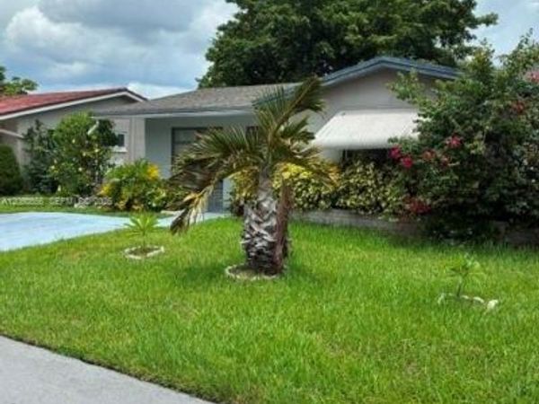 7311 NW 57th Dr , Tamarac, FL 33321