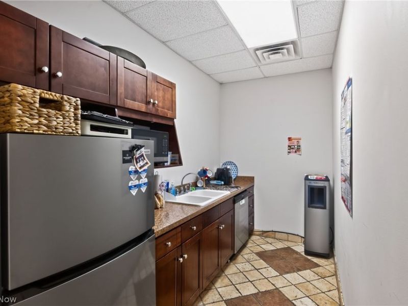 32875 Solon Road, Solon, OH 44139 Photo 16