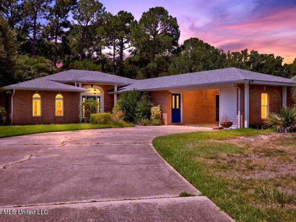 219 Tantallon Drive, Ocean Springs, MS 39564