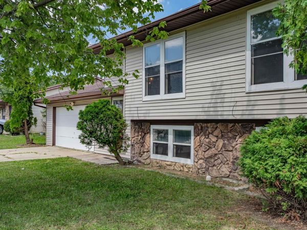 7020 Peartree Lane, Fort Wayne, IN 46825