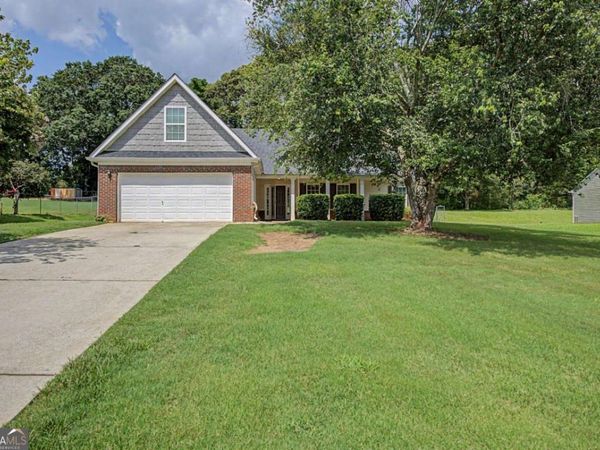 1438 Solomon Drive, Winder, GA 30680