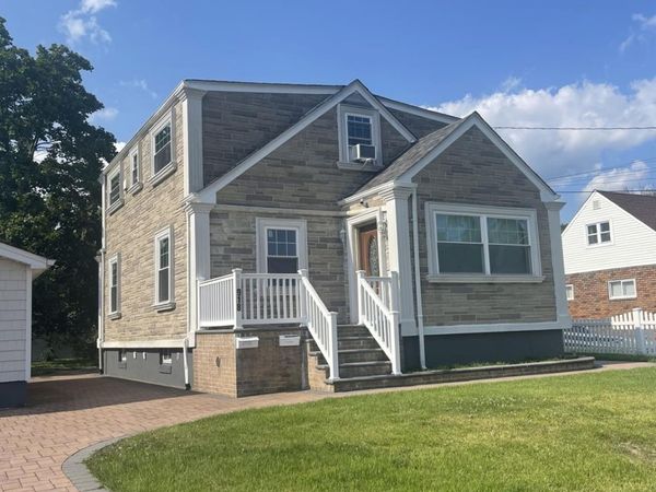 918 10th st , Unit First floo, West Babylon, NY 11704