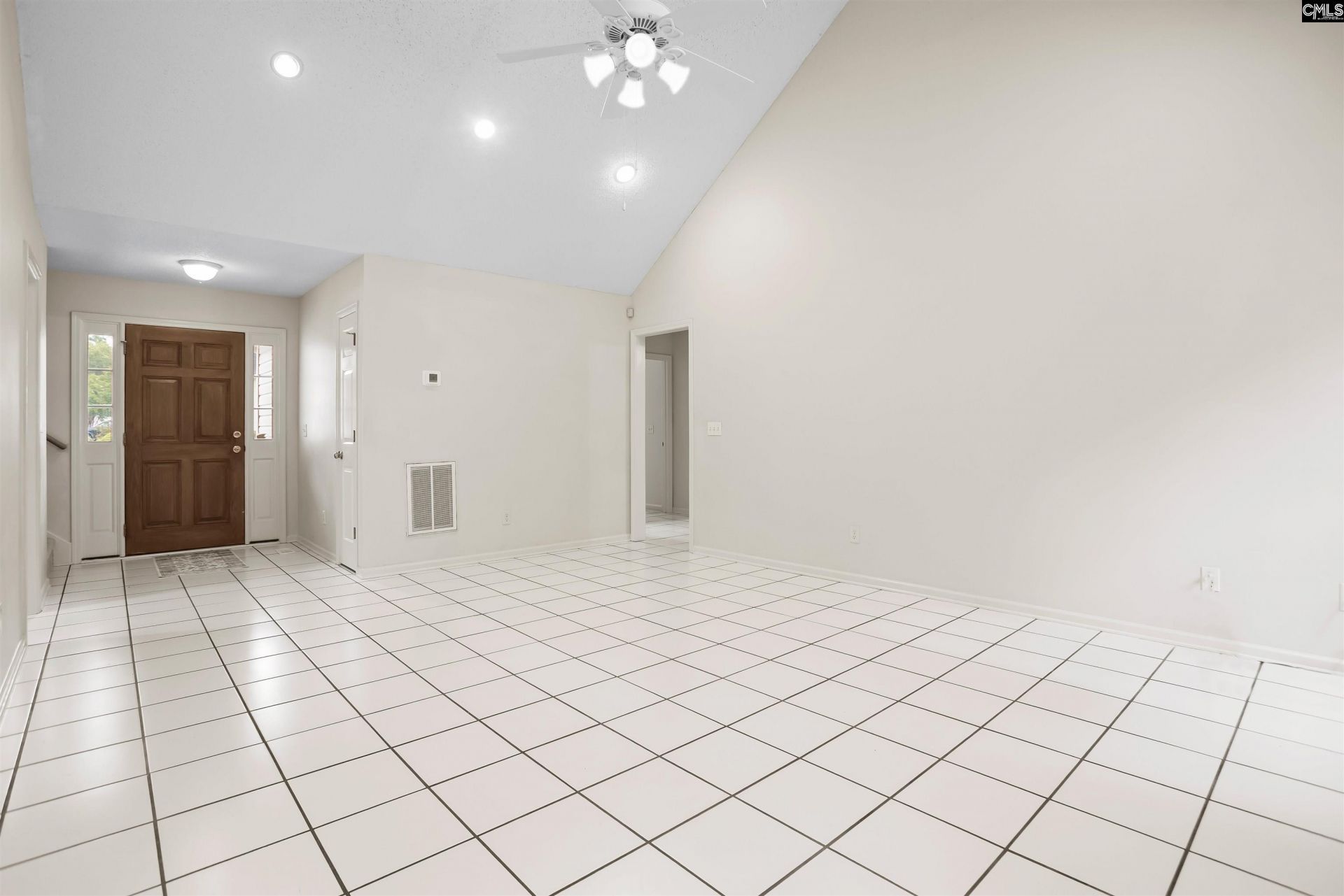 127 Elm Creek Drive  Photo 6