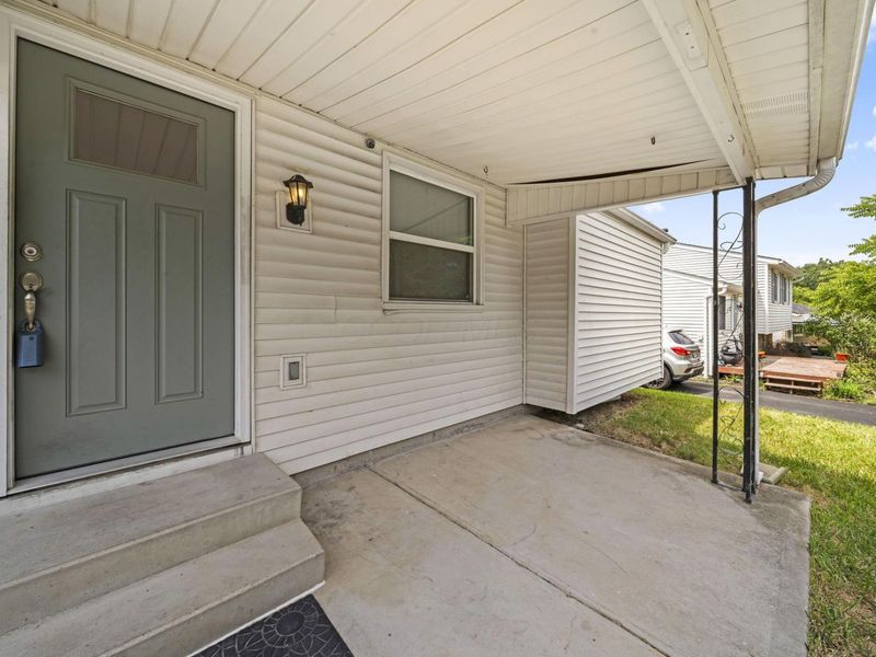 1679 Woodhurst Court, Columbus, OH 43223 Photo 10