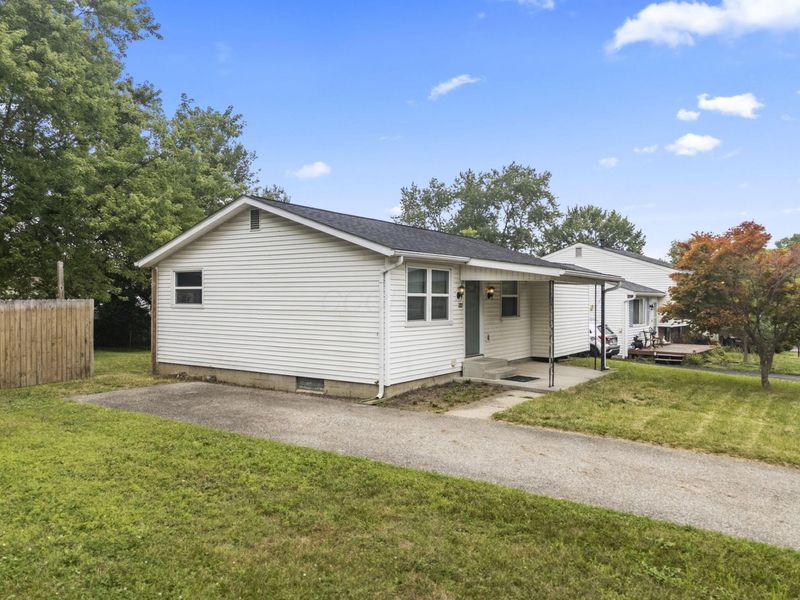 1679 Woodhurst Court, Columbus, OH 43223 Photo 2