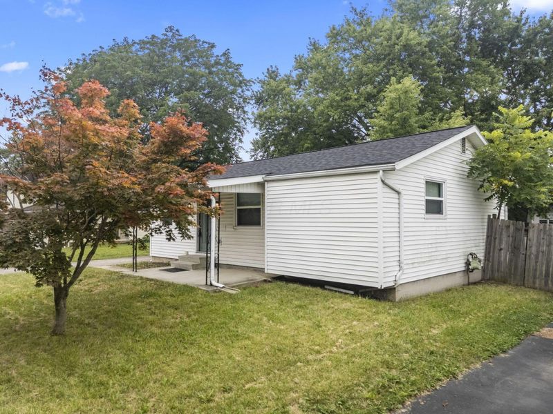 1679 Woodhurst Court, Columbus, OH 43223 Photo 4