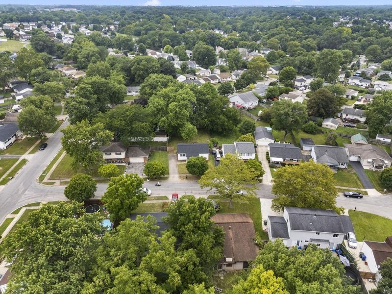 1679 Woodhurst Court, Columbus, OH 43223 Photo 6