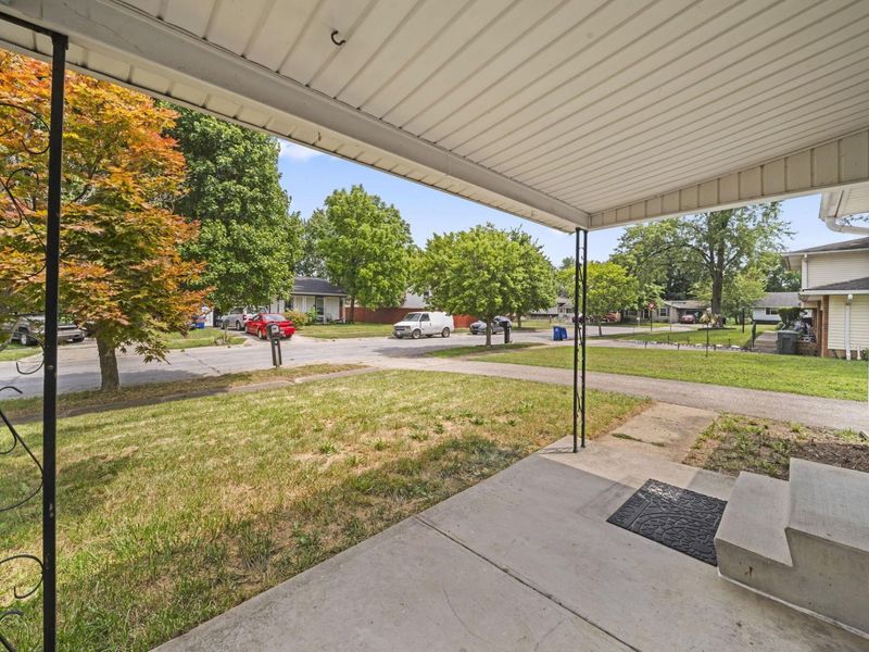 1679 Woodhurst Court, Columbus, OH 43223 Photo 8