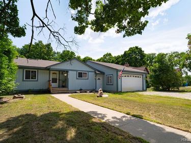 4792 Broadway Street, Commerce Twp, MI 48382
