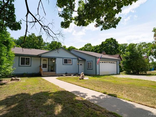 4792 Broadway Street , Commerce Twp, MI 48382