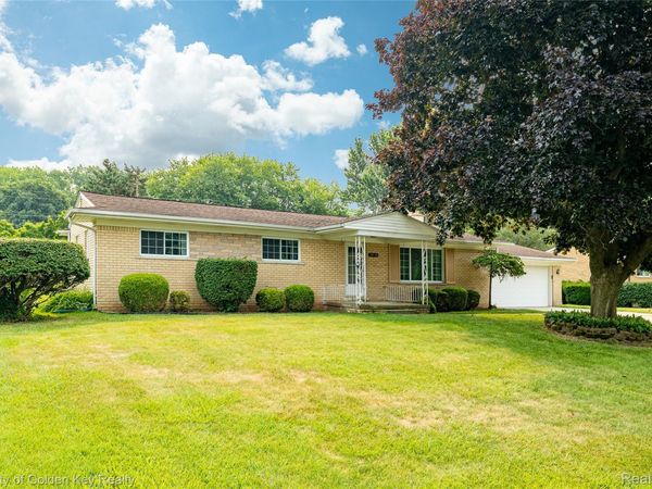 2918 Huntington Park Drive, Waterford Township, Mi 48329