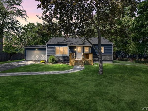 180 Summit Avenue , Orchard Park, NY 14127
