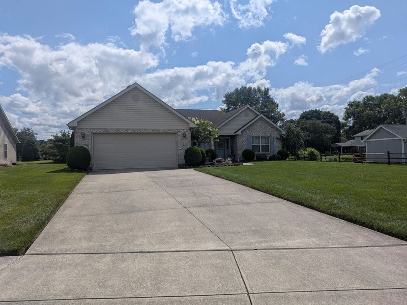 1455 Edinburgh Drive, Troy, OH 45373 Photo 4