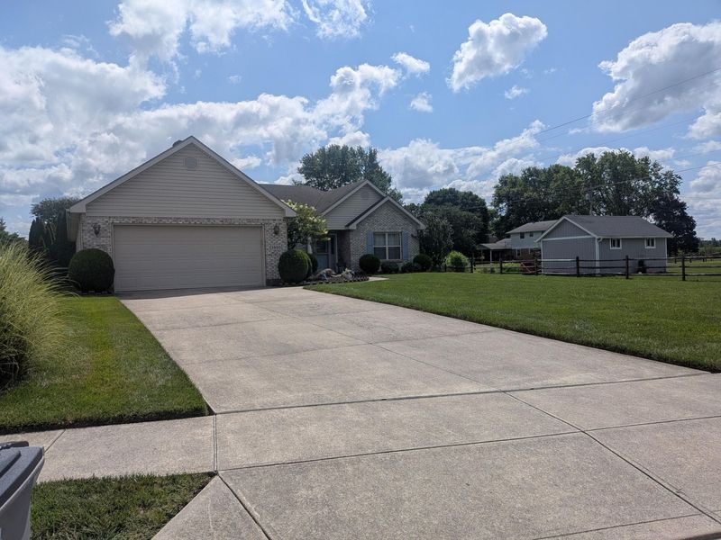 1455 Edinburgh Drive, Troy, OH 45373 Photo 6