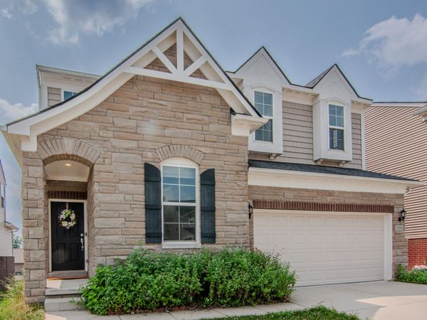 2888 Dillon Drive, Ann Arbor, MI 48105