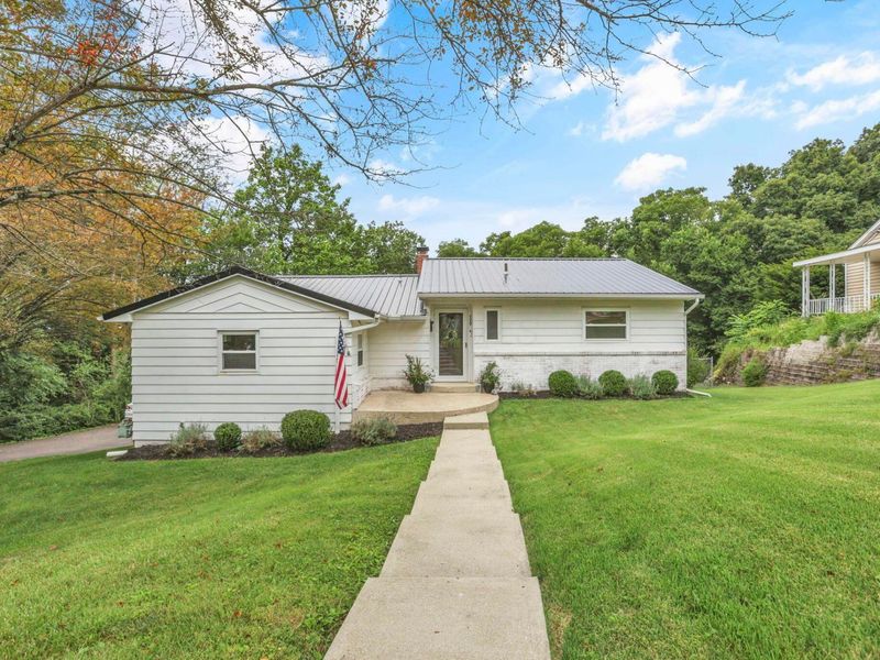 729 Glenwood Drive, Logan, OH 43138 Photo 2
