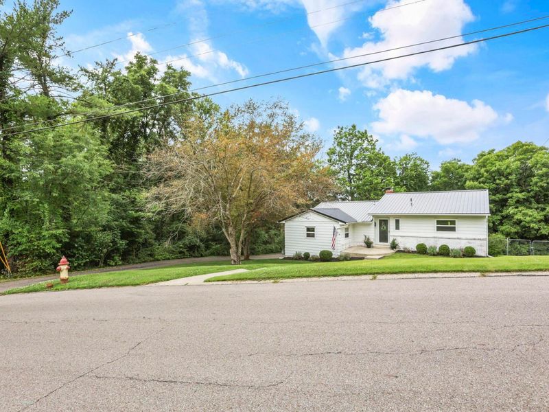 729 Glenwood Drive, Logan, OH 43138 Photo 3