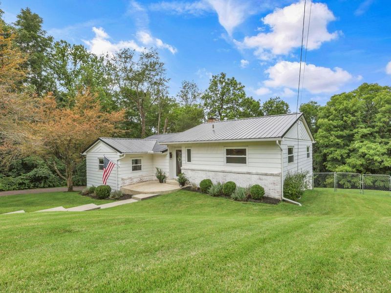 729 Glenwood Drive, Logan, OH 43138 Photo 8
